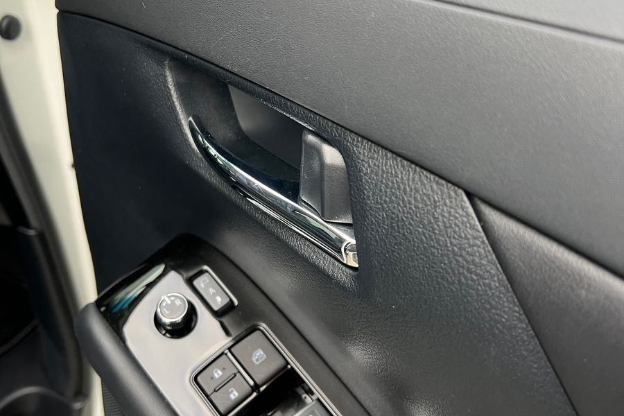 Toyota Vellfire In Stock Pilot Seat 3.5 4wd