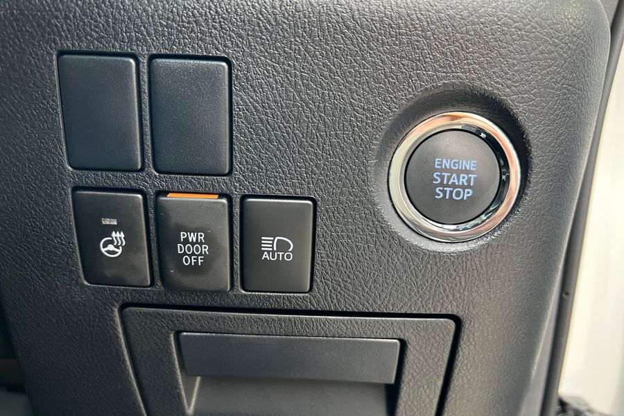 Toyota Vellfire In Stock Pilot Seat 3.5 4wd