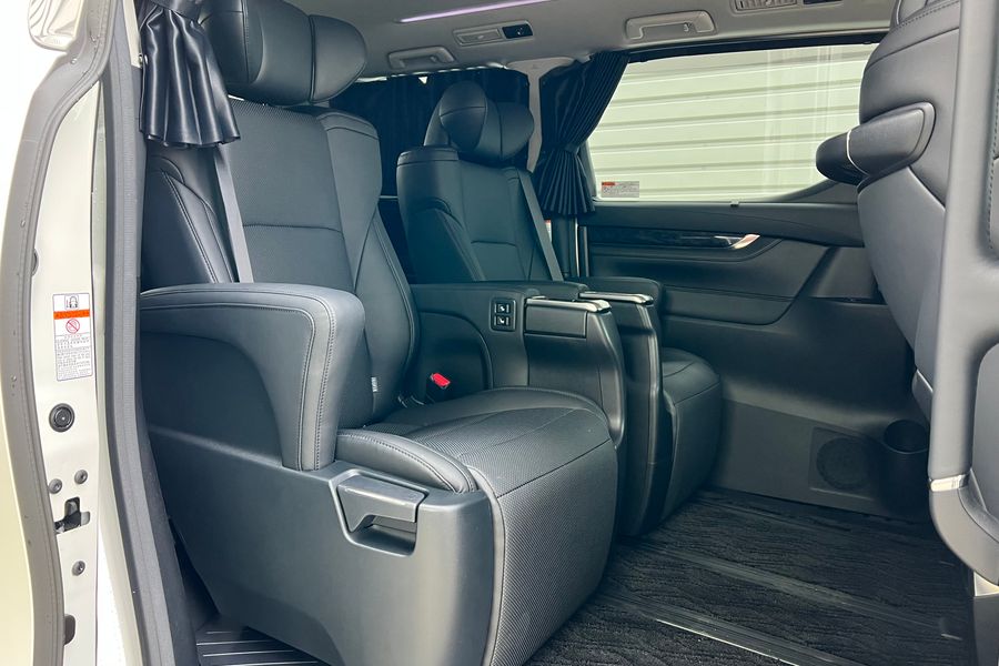 Toyota Vellfire In Stock Pilot Seat 3.5 4wd