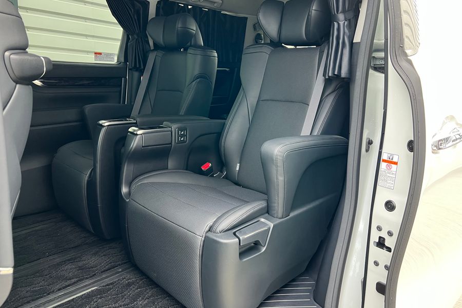 Toyota Vellfire In Stock Pilot Seat 3.5 4wd