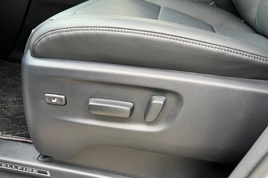 Toyota Vellfire In Stock Pilot Seat 3.5 4wd
