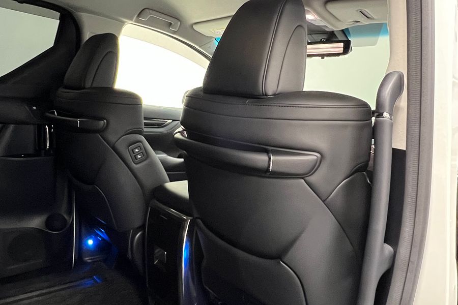 Toyota Alphard 3.5 4WD TRD BODYKIT Top Spec!