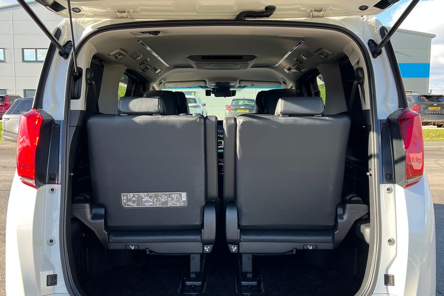 Toyota Alphard 3.5 4WD TRD BODYKIT Top Spec!