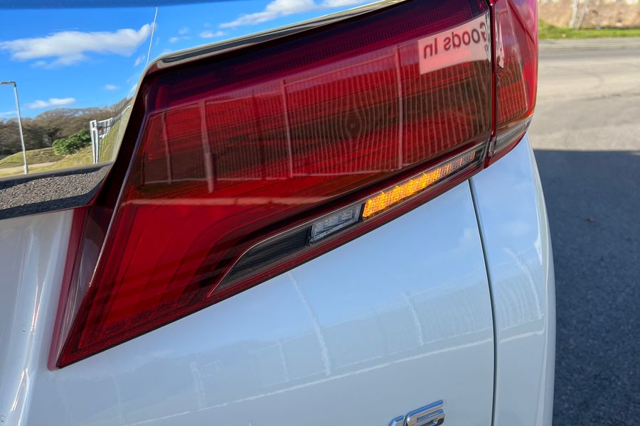 Toyota Alphard 3.5 4WD TRD BODYKIT Top Spec!