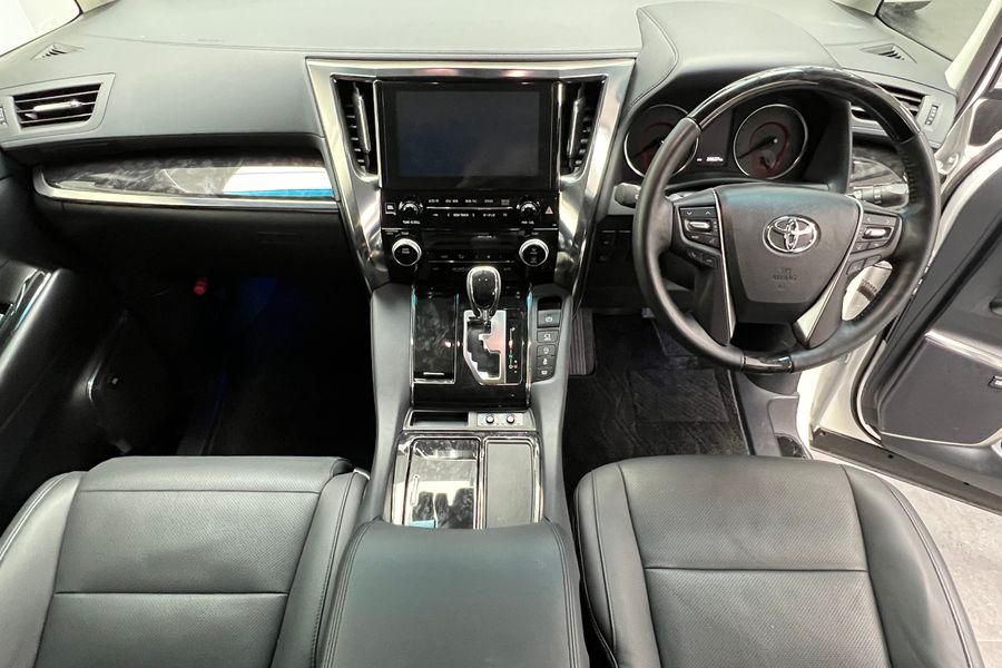 Toyota Alphard 3.5 4WD TRD BODYKIT Top Spec!