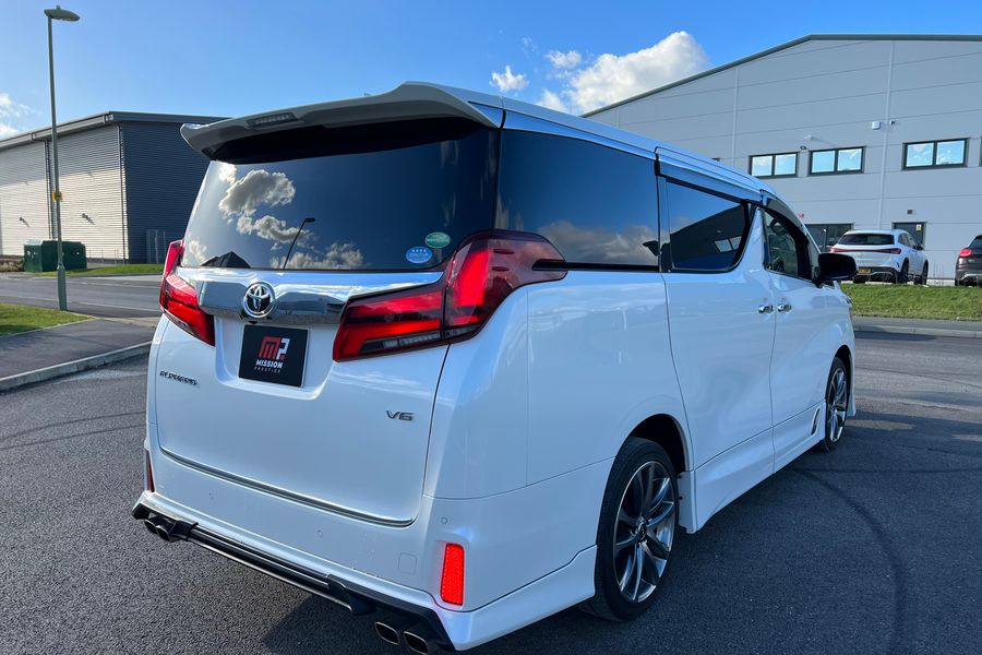 Toyota Alphard 3.5 4WD TRD BODYKIT Top Spec!