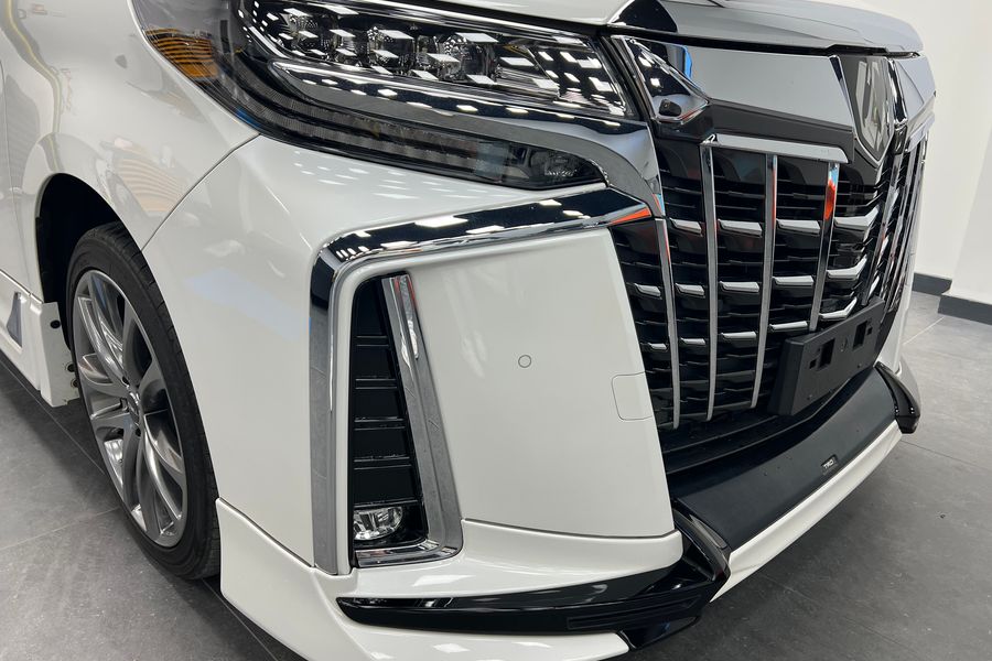 Toyota Alphard 3.5 4WD TRD BODYKIT Top Spec!