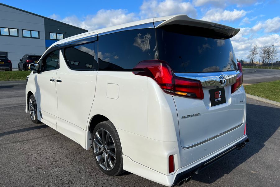 Toyota Alphard 3.5 4WD TRD BODYKIT Top Spec!