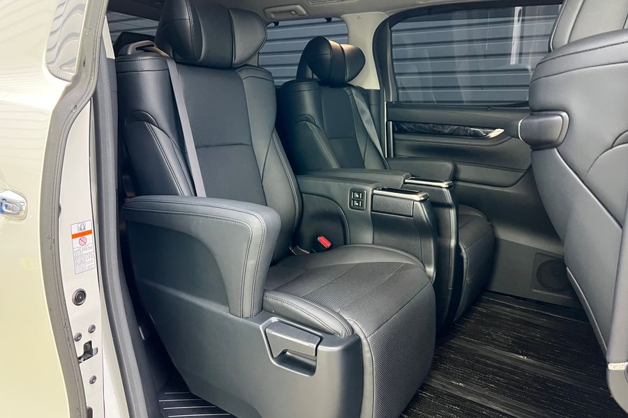 Toyota Alphard, In Stock, 3.5 4WD Pilot Seat,