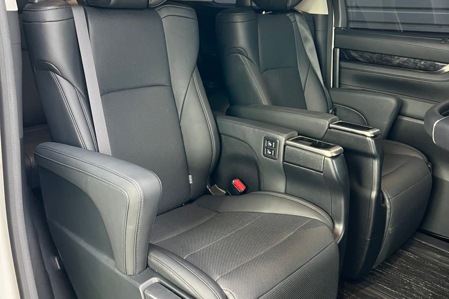 Toyota Alphard, In Stock, 3.5 4WD Pilot Seat,