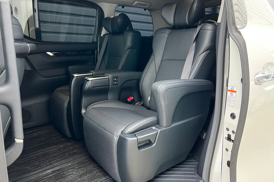 Toyota Alphard, In Stock, 3.5 4WD Pilot Seat,