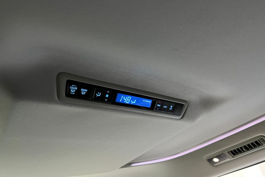 Toyota Alphard: 3.5 Automatic