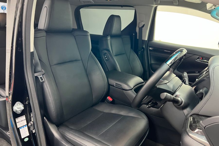 Toyota Alphard: 3.5 Automatic