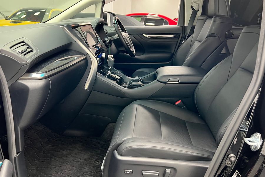 Toyota Alphard: 3.5 Automatic