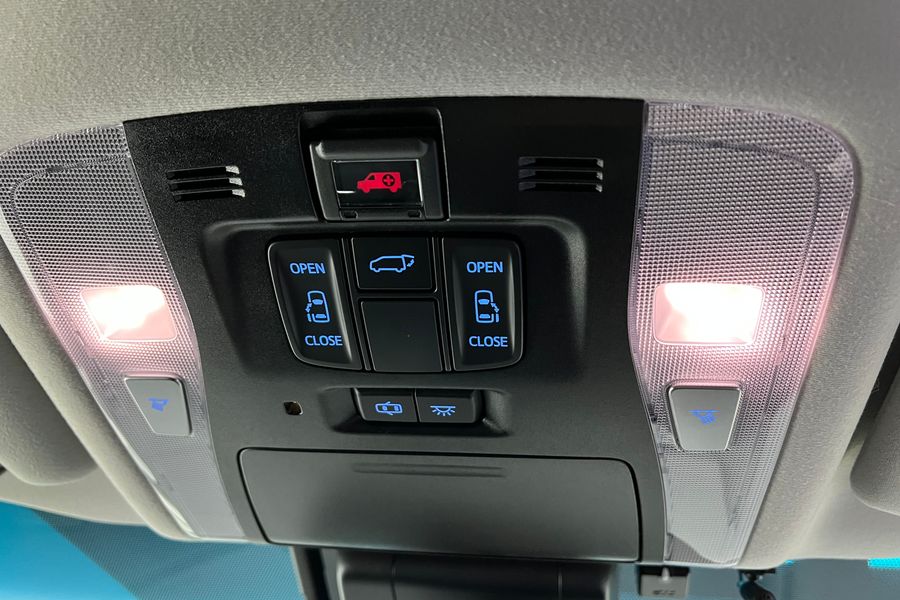 Toyota Alphard: 3.5 Automatic