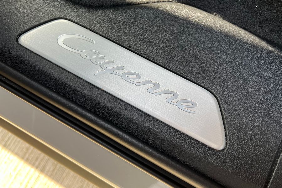 2020 Porsche Cayenne E-Hybrid