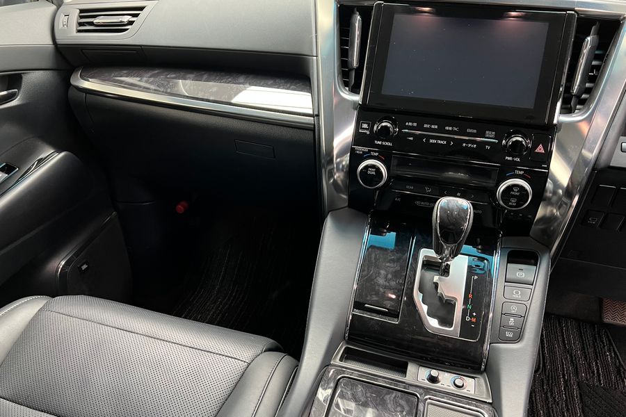 Toyota Vellfire In Stock Pilot Seat 3.5 4wd