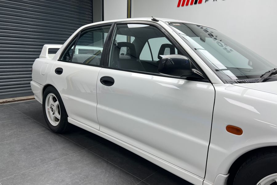 Mitsibushi Lancer Evo 2 RS