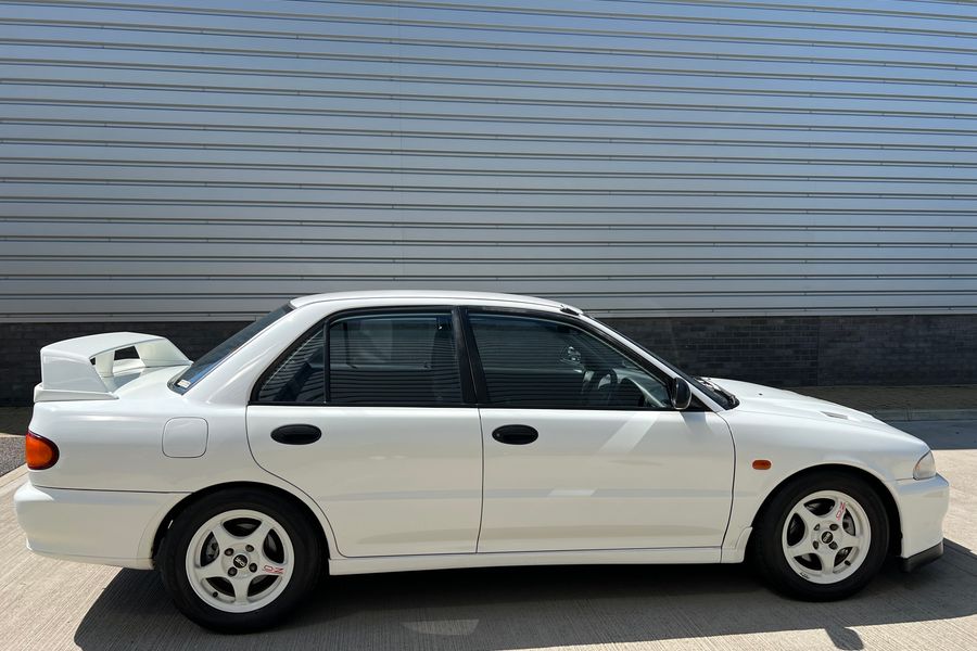 Mitsibushi Lancer Evo 2 RS