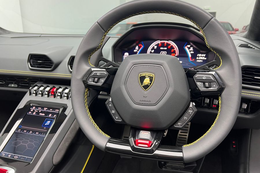 2023 Lamborghini Huracan Evo Spyder