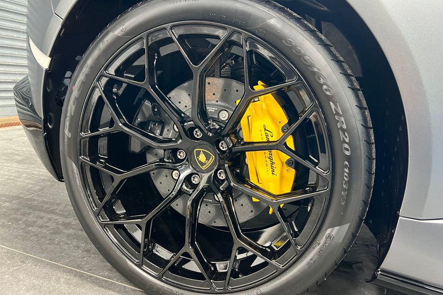 2023 Lamborghini Huracan Evo Spyder