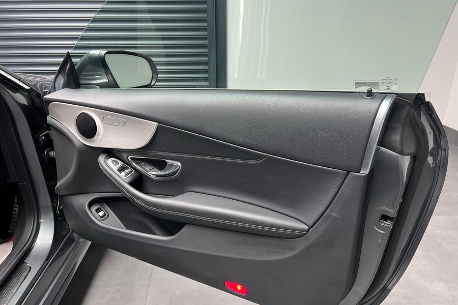 2019 Mercedes-Benz C200 AMG-line