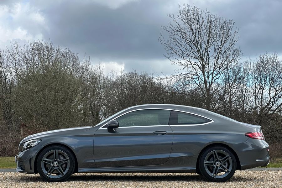 2019 Mercedes-Benz C200 AMG-line