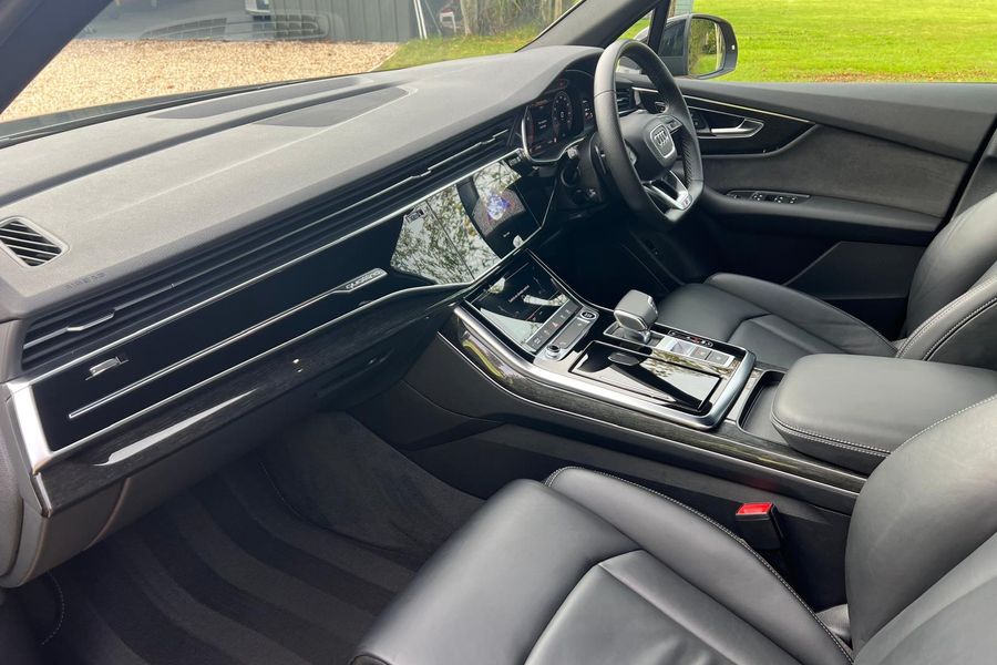 2022 Audi Q7 Black Edition