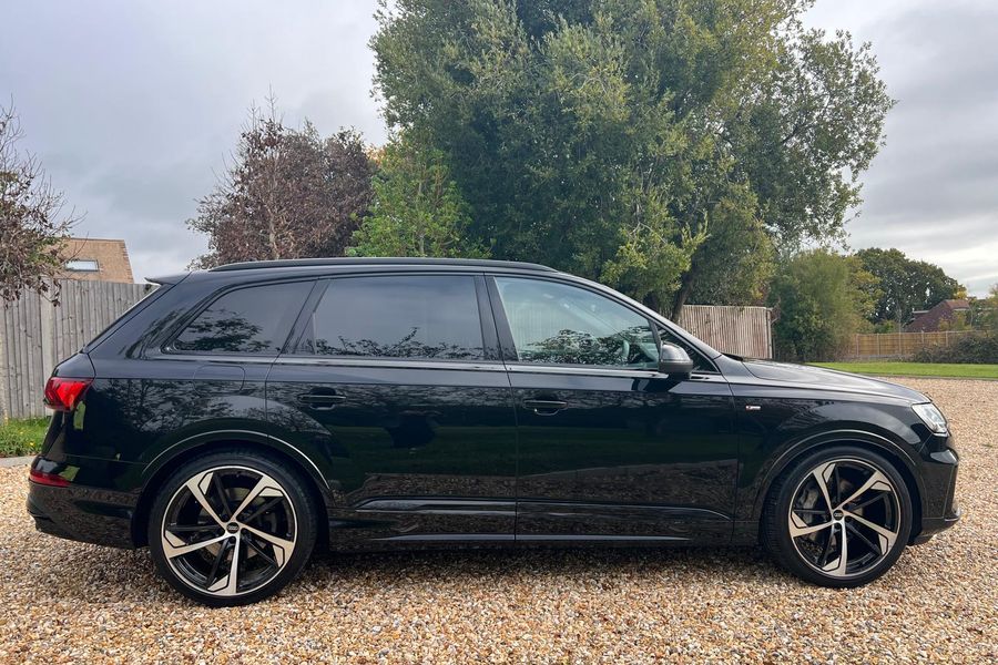 2022 Audi Q7 Black Edition