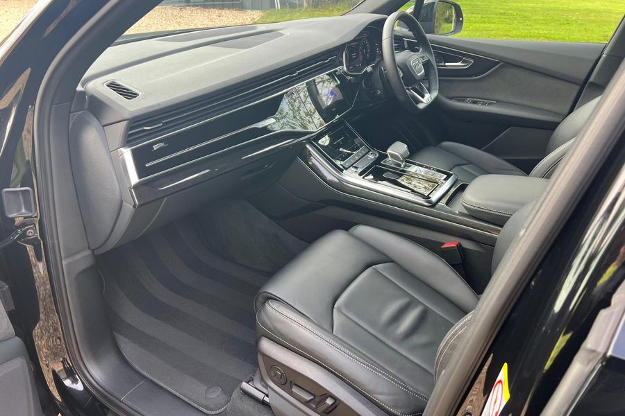 2022 Audi Q7 Black Edition