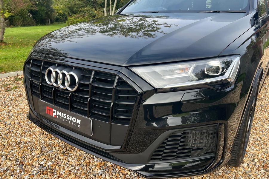 2022 Audi Q7 Black Edition