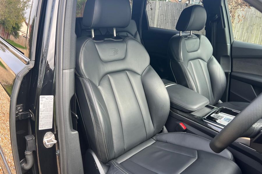 2022 Audi Q7 Black Edition