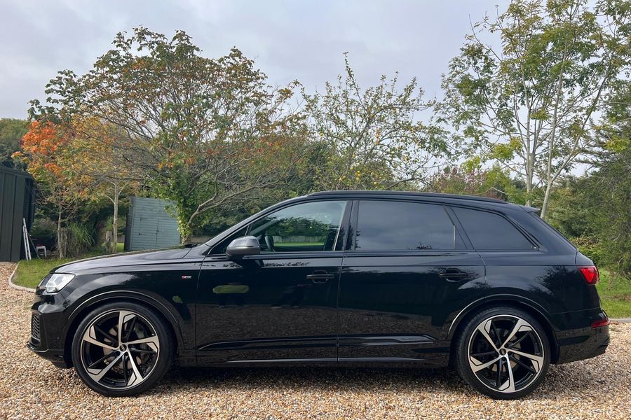 2022 Audi Q7 Black Edition