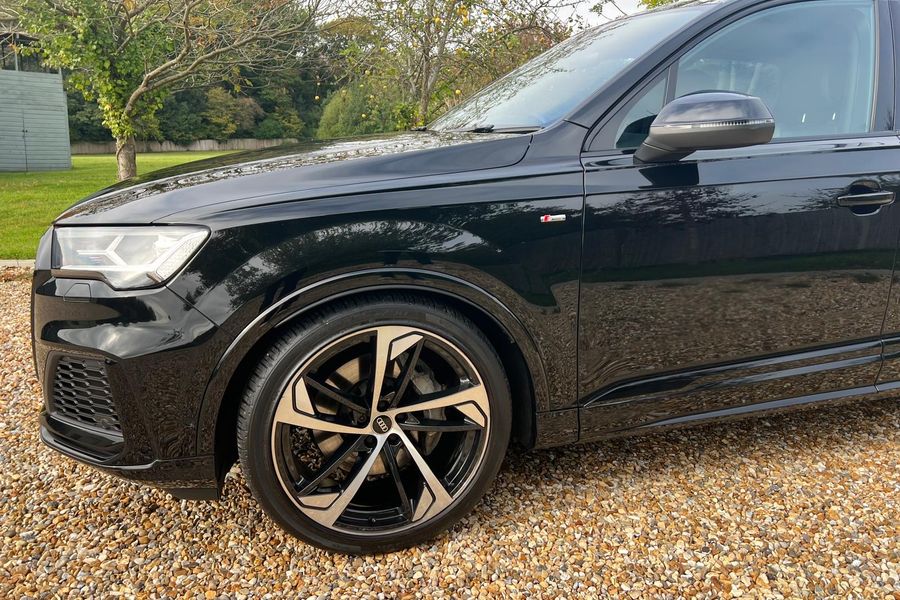 2022 Audi Q7 Black Edition