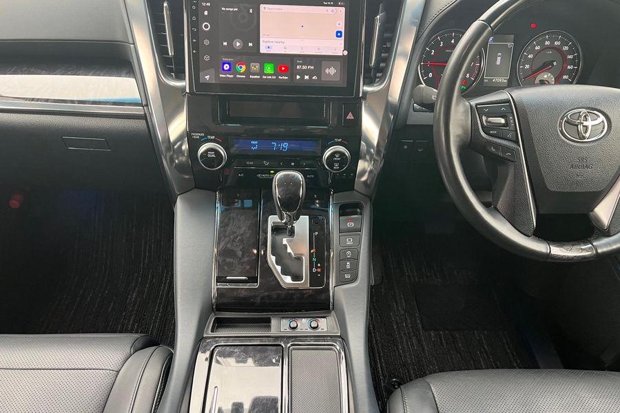 2018 Toyota Vellfire