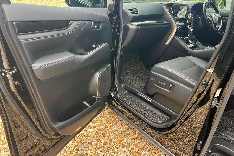 2018 Toyota Vellfire