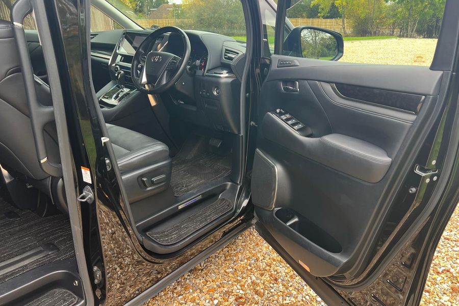 2018 Toyota Vellfire