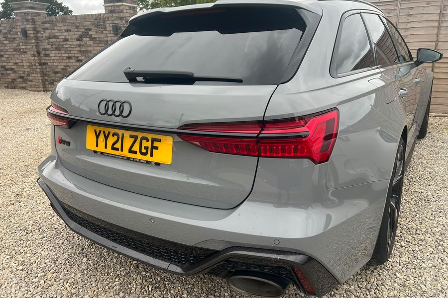 2021 Audi RS6 Carbon Black
