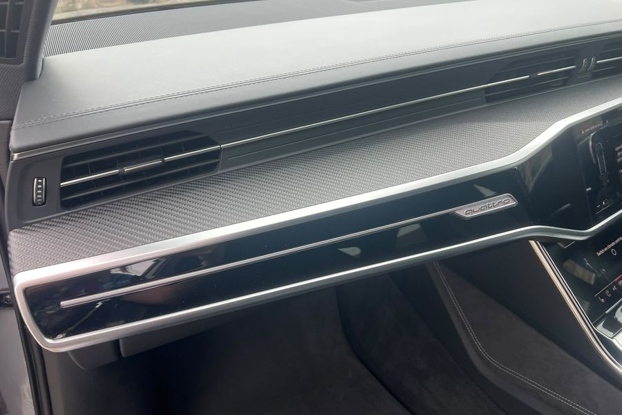 2021 Audi RS6 Carbon Black