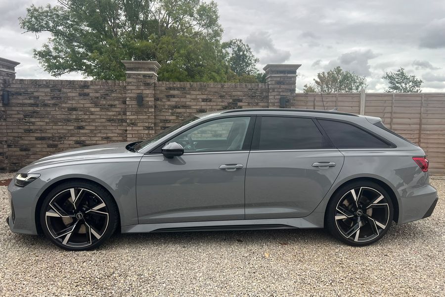 2021 Audi RS6 Carbon Black