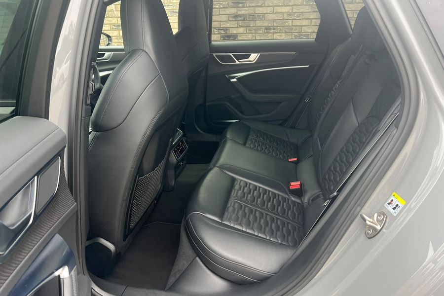 2021 Audi RS6 Carbon Black