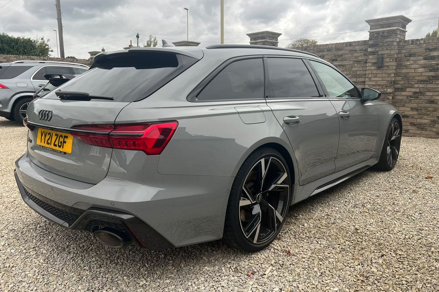 2021 Audi RS6 Carbon Black