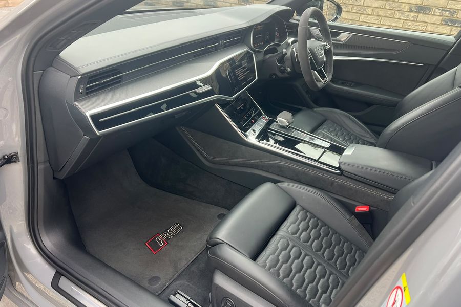 2021 Audi RS6 Carbon Black