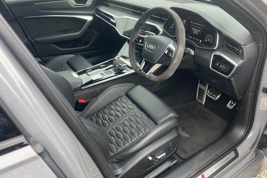 2021 Audi RS6 Carbon Black