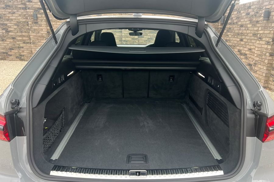 2021 Audi RS6 Carbon Black