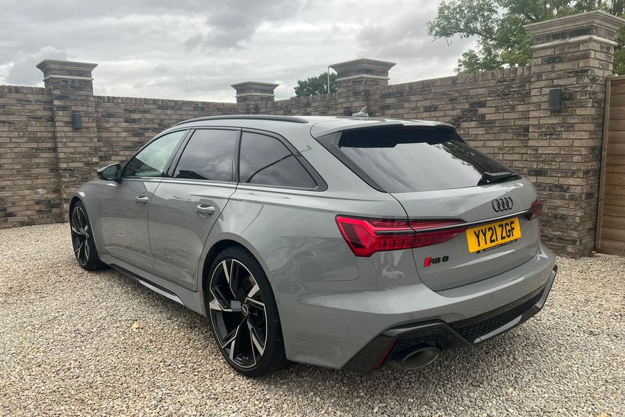 2021 Audi RS6 Carbon Black