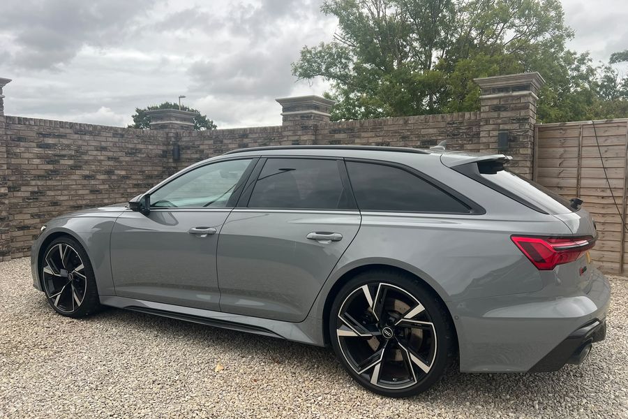 2021 Audi RS6 Carbon Black