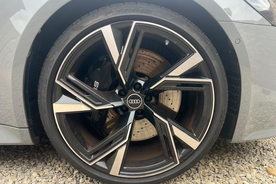 2021 Audi RS6 Carbon Black